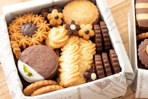 Make This Butter Cookie Holiday Gift Box, homemade and freshly served