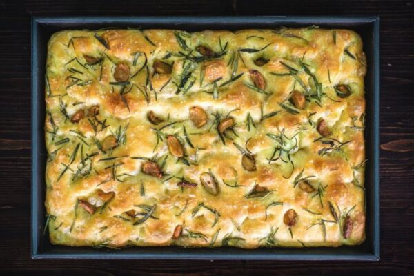 Focaccia Bread in 6 Easy Steps, homemade and freshly served