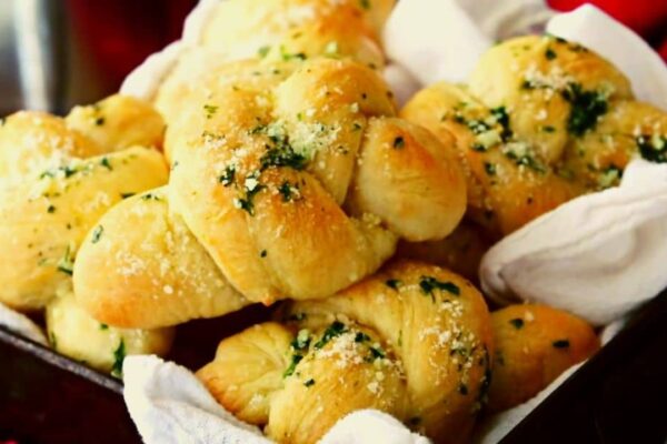 Garlic Butter Bread Knots, homemade and freshly served