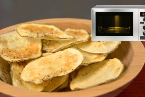 Potato Chips in the Microwave, homemade and freshly served