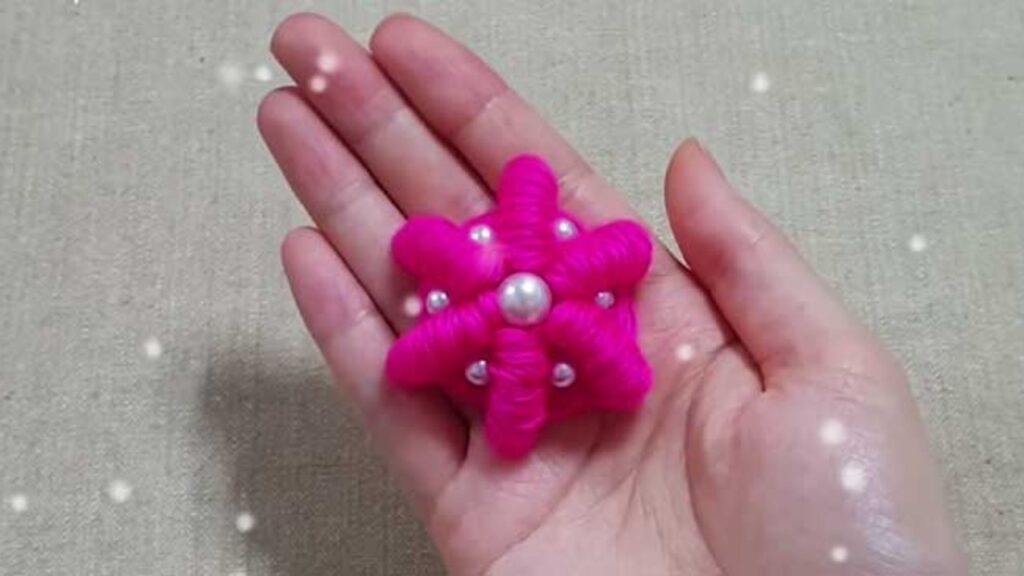 Finished Wool Flowers With Plastic Straws, a completed DIY project