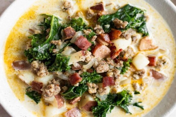 Copycat Olive Garden Zuppa Toscana Soup, homemade and freshly served