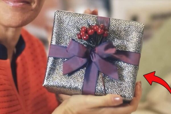 How to Tie a Ribbon Around a Box
