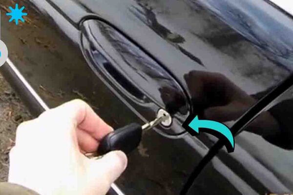 6 Ways How to Unfreeze a Car Door Lock in the Winter
