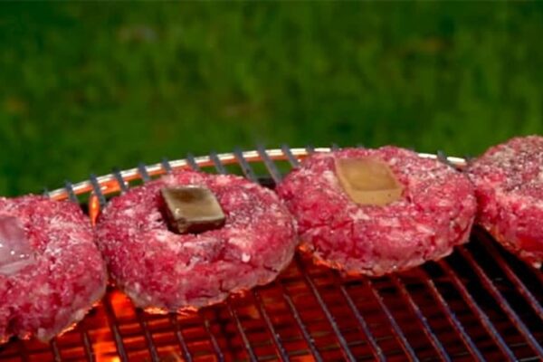 How to Use Ice Cubes to Make The Perfect Hamburger