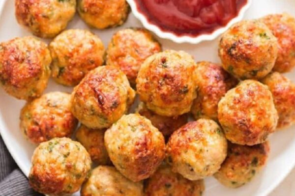 Juicy Baked Chicken Meatballs, homemade and freshly served