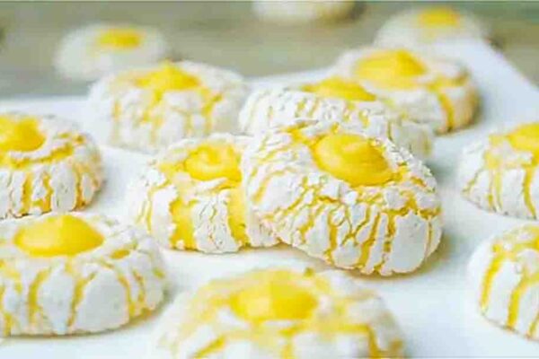 Lemon Curd Cookies, homemade and freshly served