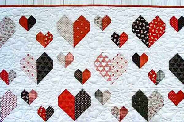 Finished Love Chains Quilt Block, a completed DIY project