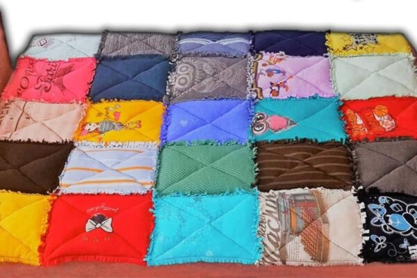 Finished Making a Wool Quilt from Old T-Shirts, a completed DIY project