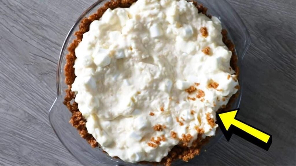 Marshmallow Fridge Tart, homemade and freshly served