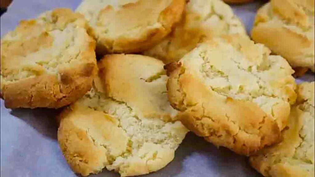 Maw Maw’s Tea Cakes, homemade and freshly served