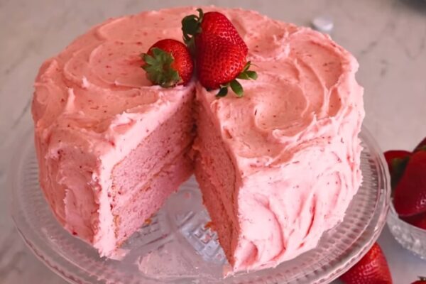 Melt-In-Your-Mouth Strawberry Cake, homemade and freshly served