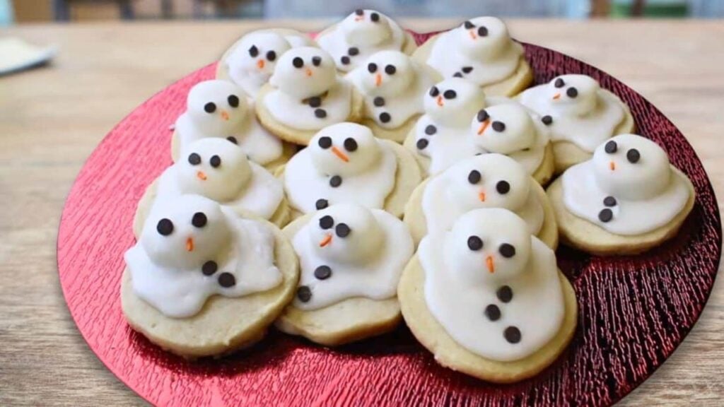 Melted Snowmen Shortbread Cookies, homemade and freshly served