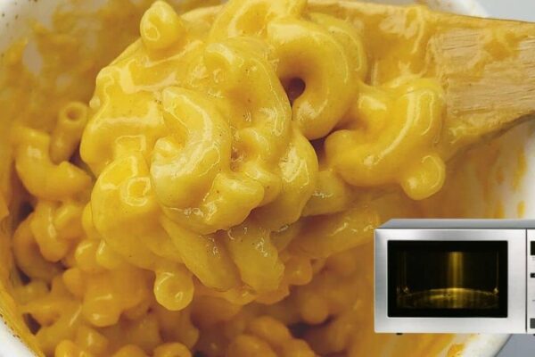 Microwave Mac and Cheese in a Mug, homemade and freshly served