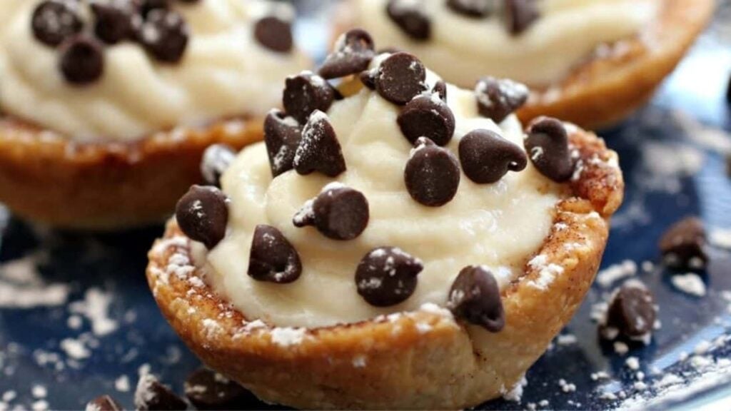 Mini Cannoli Cups, homemade and freshly served