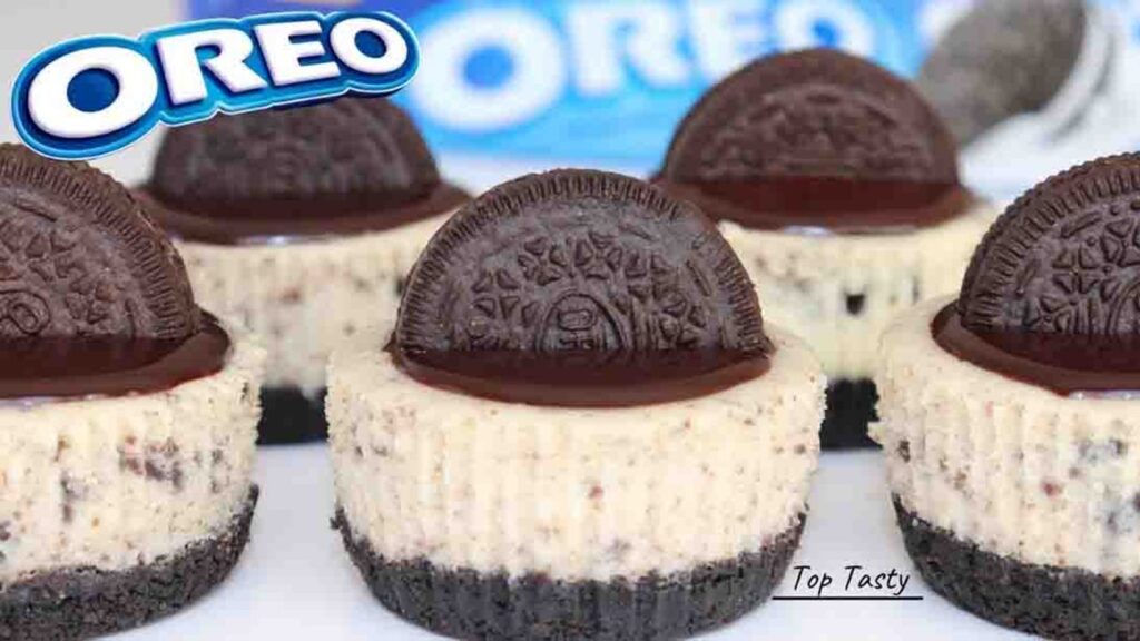 Mini Oreo Cheesecake, homemade and freshly served