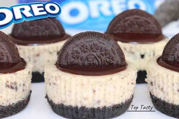Mini Oreo Cheesecake, homemade and freshly served