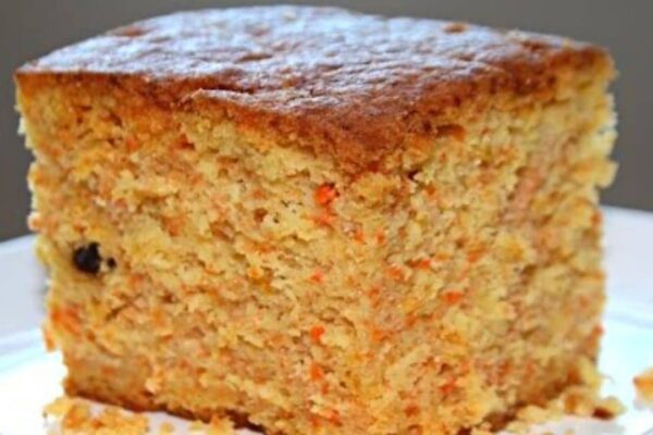 Moist and Soft Carrot Cake, homemade and freshly served