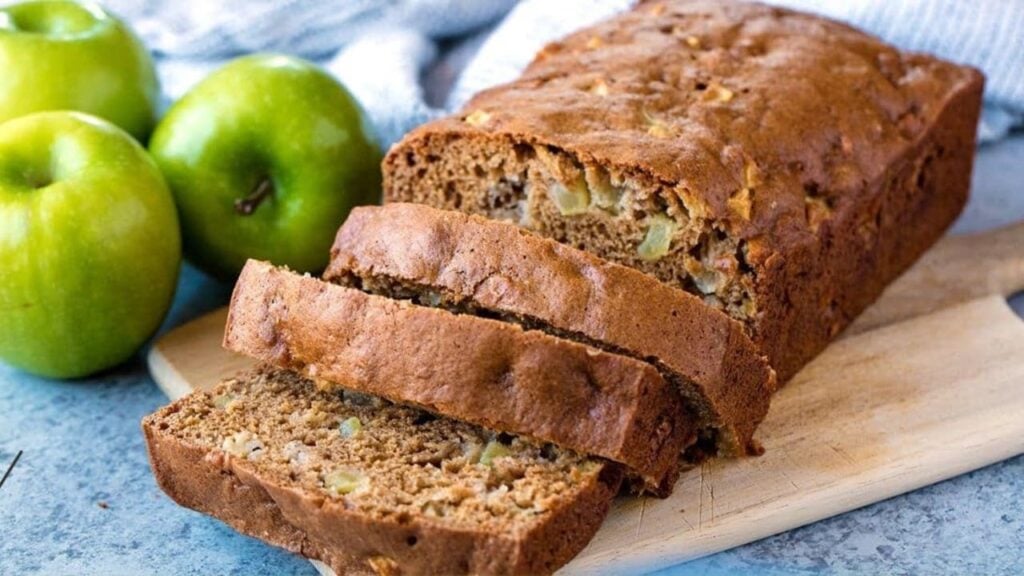 Moist Cinnamon Apple Bread, homemade and freshly served