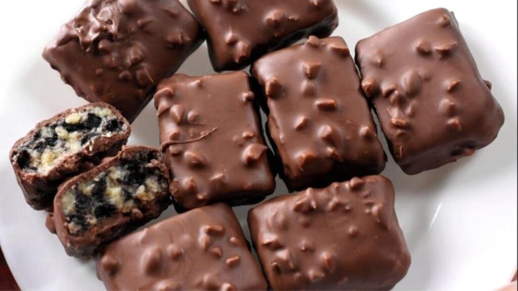 No-Bake 4-Ingredient Chocolate Milk Dessert, homemade and freshly served
