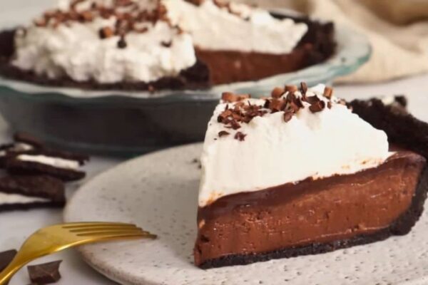 No-Bake Chocolate Mud Pie, homemade and freshly served