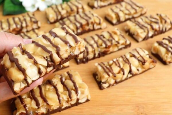 No-Bake Chocolate Peanut Bars