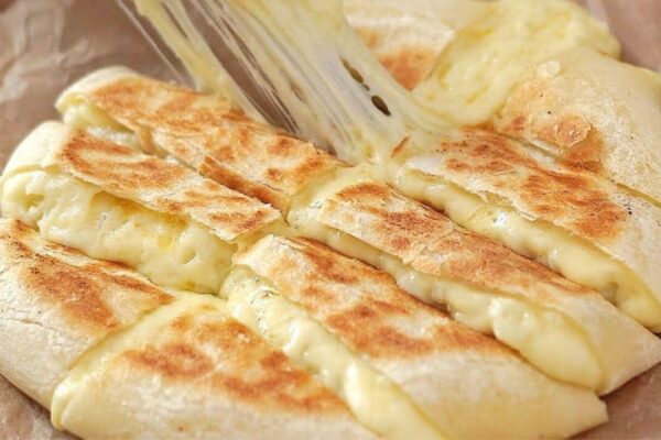No Bake Crispy Cheese Potato Bread, homemade and freshly served
