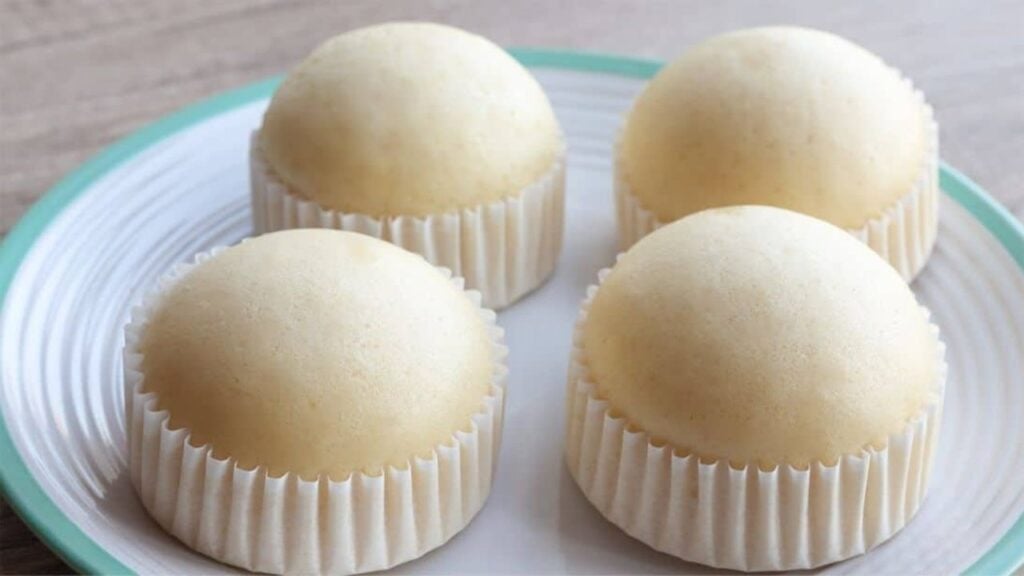 No-Bake Fluffy and Moist Milk Cupcake, homemade and freshly served