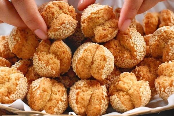 No-Bake Laughing Bread, homemade and freshly served