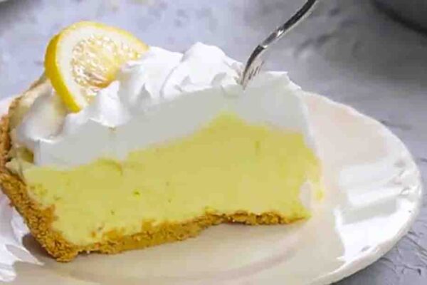 No-Bake Lemon Pudding Pie, homemade and freshly served