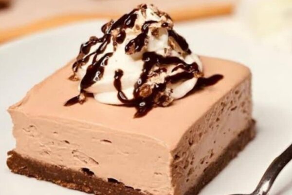 No-Bake Nutella Cake for Christmas, homemade and freshly served