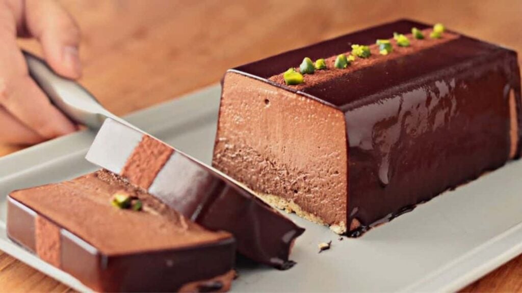 No-Bake Rich Chocolate Mousse Cake, homemade and freshly served