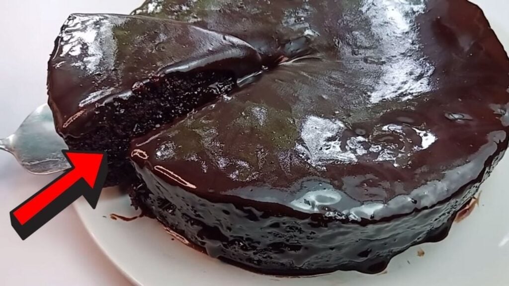 No-Bake Super Moist Chocolate Cake, homemade and freshly served