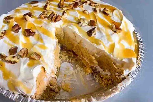 No-Bake Turtle Pumpkin Pie, homemade and freshly served