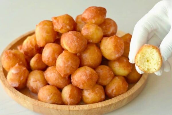 No-Knead Soft and Fluffy Bubble Donuts, homemade and freshly served