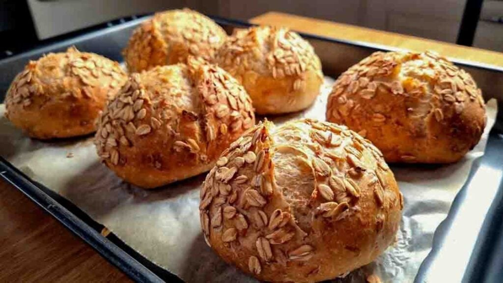 No-Knead Toasted Oat Bread, homemade and freshly served