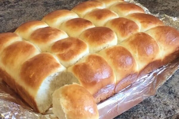 No-Knead Yeast Dinner Rolls, homemade and freshly served