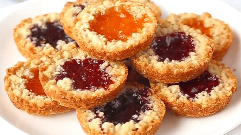 Oatmeal Jammys, homemade and freshly served
