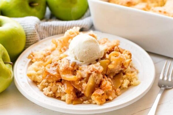 Old-Fashioned Apple Cobbler, homemade and freshly served