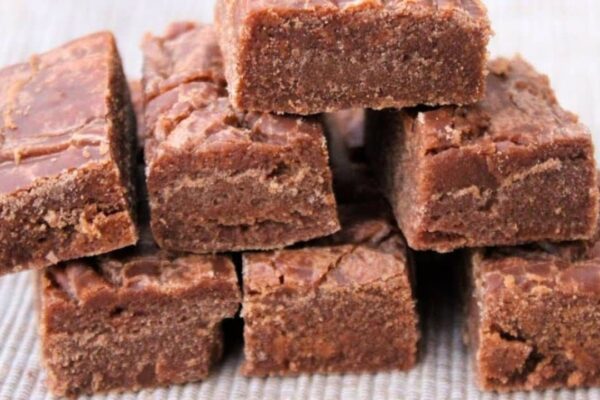 Old-Fashioned Chocolate Fudge, homemade and freshly served