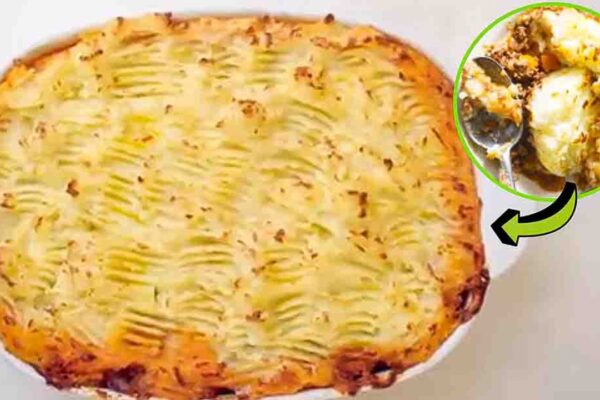 Old-Fashioned Cottage Pie, homemade and freshly served