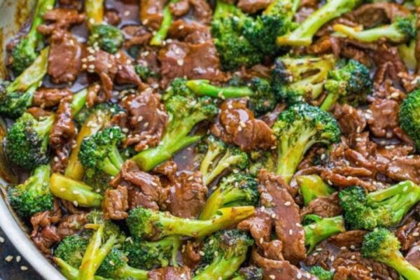 One-Pan Beef and Broccoli With Stir Fry Sauce, homemade and freshly served