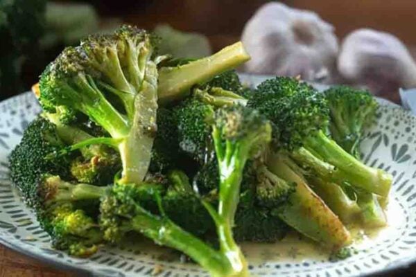 One-Pan Butter Garlic Broccoli, homemade and freshly served