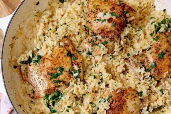 One-Pan Creamy Chicken and Rice, homemade and freshly served