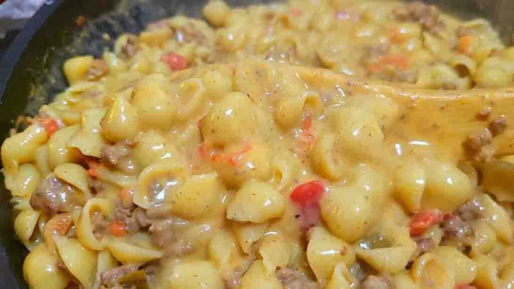 One-Pot Creamy Shells and Beef, homemade and freshly served