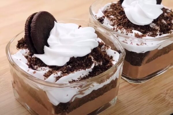 3 Ingredient Oreo Dessert, homemade and freshly served