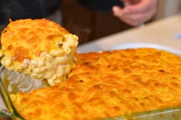 Cheesiest Oven-Baked Mac and Cheese, homemade and freshly served