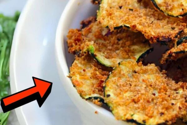 Oven Baked Zucchini Chips, homemade and freshly served