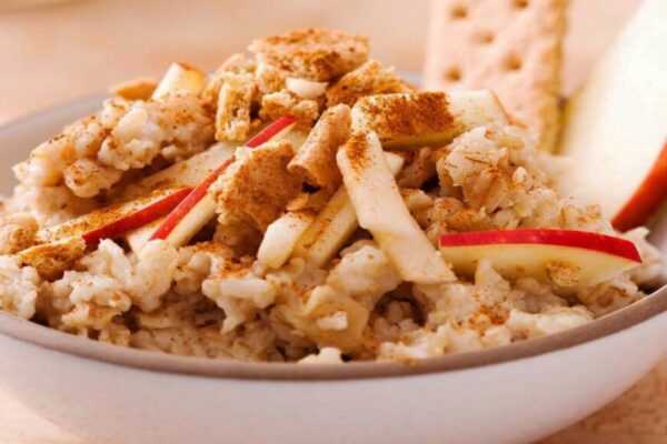 Overnight Crockpot Oatmeal with Apples & Cinnamon, homemade and freshly served