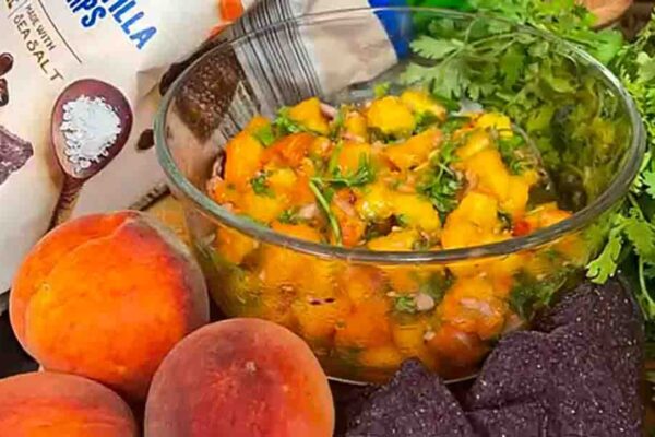 Easy Peach Salsa, homemade and freshly served